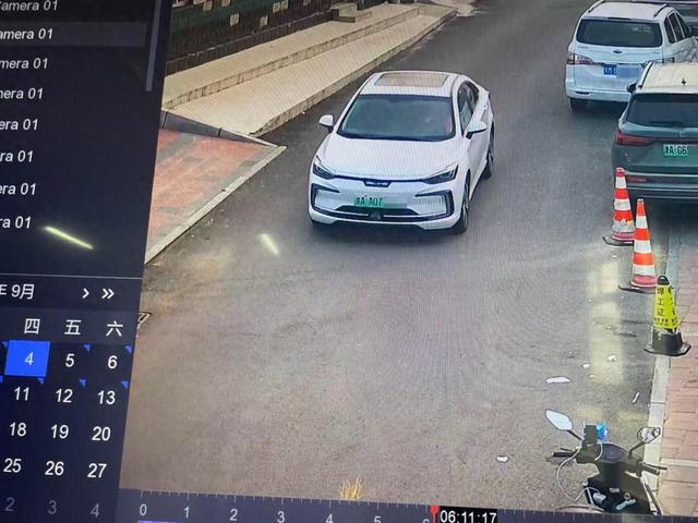 网约车司机清晨猝死车内，滴滴火箭回应：未接单不赔！家属崩溃质问：他不是在上班吗？