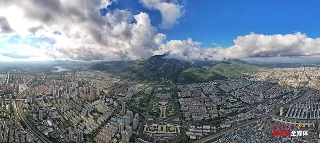 雨后泰城 泰山云雾间