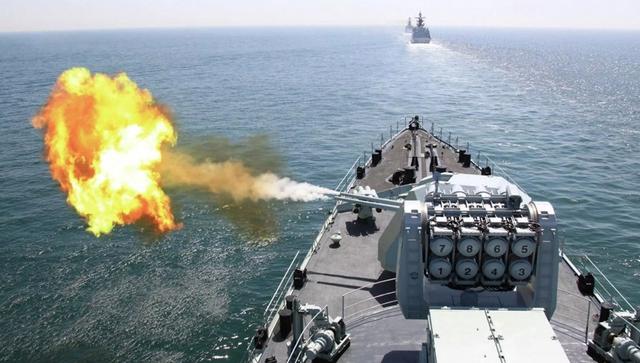 日本高官紧急访华求和，高市早苗已求锤得锤，被民众要求下台谢罪