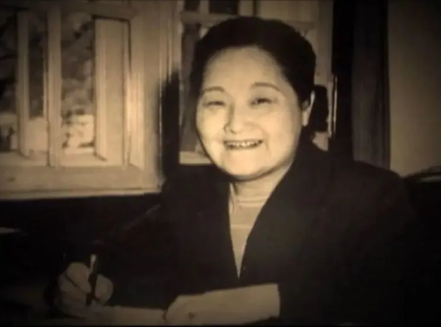 不懂生活，不生孩子，不留遗产，85年人生：她只为万千女性争自由