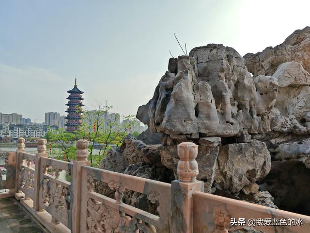 闲逛菏泽市老城曹州。这里的慎思园成了婚纱照的网红天堂了