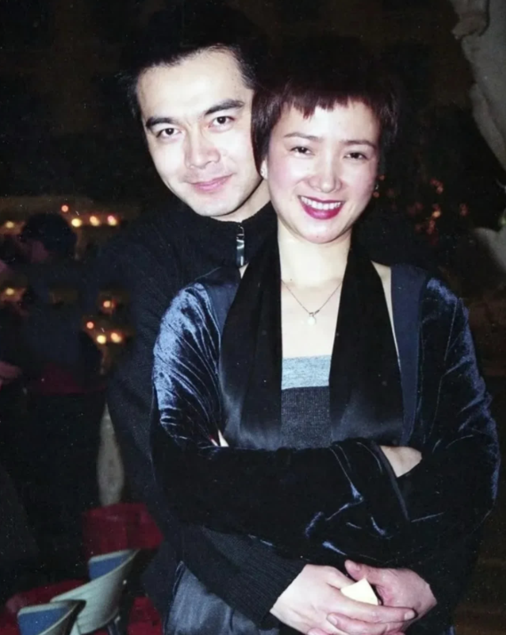 何晴离世3天，才发现她与许亚军儿子名字暗藏深意	，字字都有来头