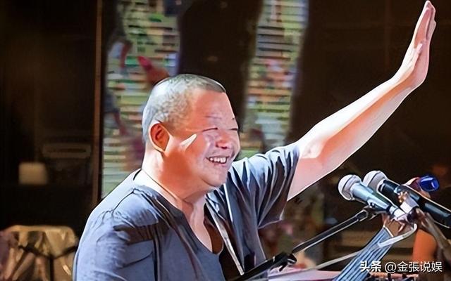 连上5次春晚，却和恩师同居怀孕被骗流产	，如今56岁的她依然单身