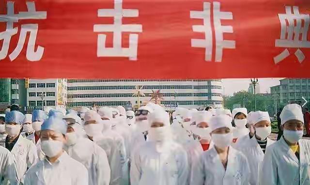 钟南山做梦也没想到，自己一把年纪的妻子，如今也开始为他争光了