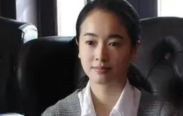 谁也没想到，被传“风流成性，绯闻不断”的左小青，如今成了这样