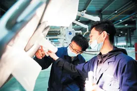 八十年执手向未来，新华医疗八问 | 淬火八十年 昂首向未来 新华医疗精神谱系是怎样组成的？图片