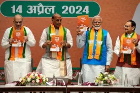 莫迪告诉14亿印度人，不仅要和中国平起平坐，更要让印度取而代之图片