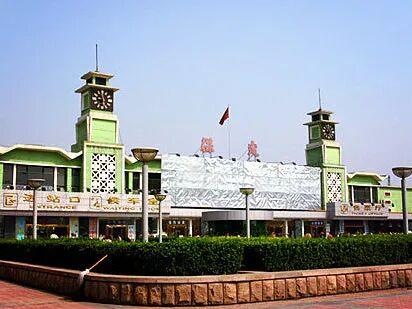 保定新站非常，曾经的老站红墙红旗的模样，还刻在不少保定人心里