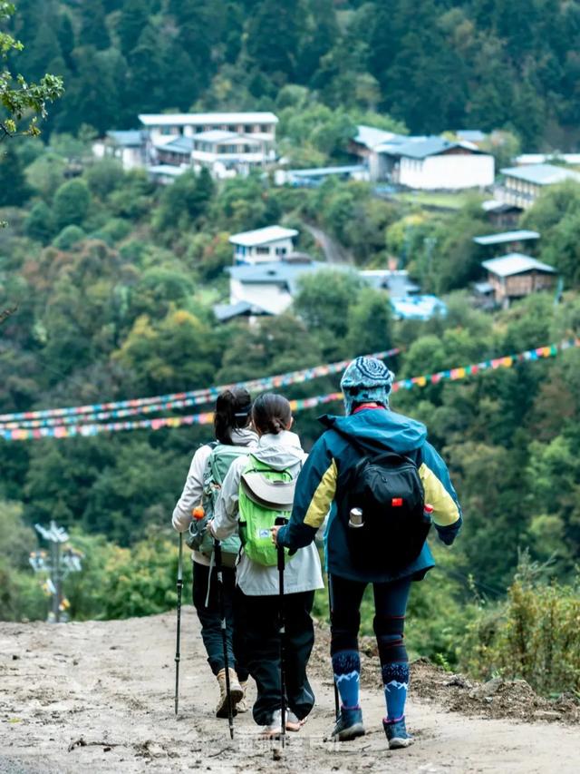 雨崩转山月：不负山河，奔赴所爱