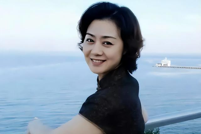 59岁李胜素：她不要丈夫、不要孩子，却活成了最让人羡慕的女人