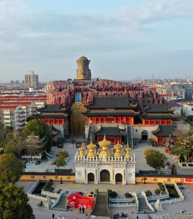 我是上海人,去了奉贤和金山,直言不讳:奉贤跟金山天差地别