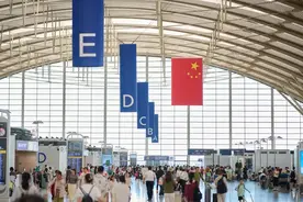 可以“躺”了，浦东机场的胶囊休息舱已就位！还有24小时免费淋浴房、机场外卖服务图片