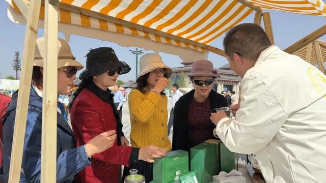 汉中：“鎏金花海·汉茶飘香”茶旅融合活动在天汉文化公园启幕