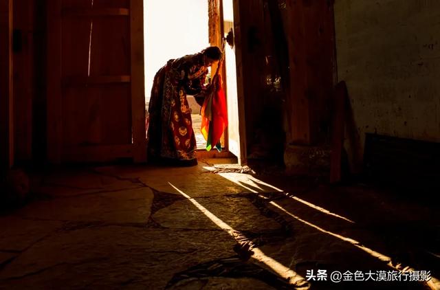 正月甘南,才是真正的信仰天堂,带你走进藏区的盛大节日--晒大佛