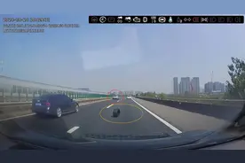 小米SU7高速上轮胎突然脱落，把米粉都看懵了，车主做出回应图片