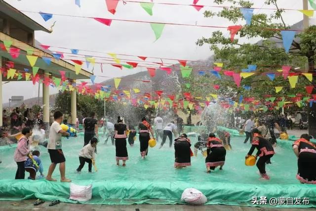 来红河过泼水节啦！攻略快收藏→