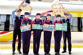 最高时速200公里、最大载员722人 郑开城际铁路上线运营新型动车组列车图片