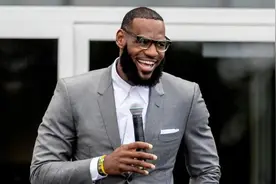 NBA球星2023年度收入排行！杜兰特8840万 库里1亿，看到老詹我服了图片