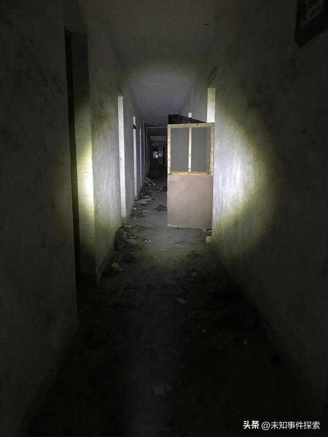 探索上海废弃医院：冰冷走廊回荡诡异声响