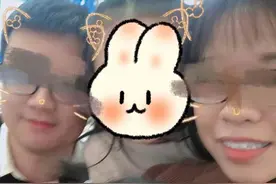 男子怀疑被窃听，将邻居骗进家中杀害！法院：他还自捅两刀伪装正当防卫图片