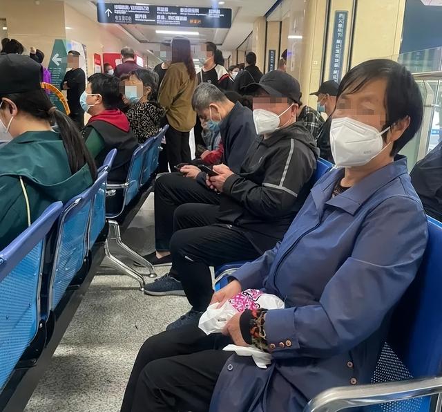 东北第二故乡三亚不香了？大批东北人纷纷撤离，背后原因令人无奈