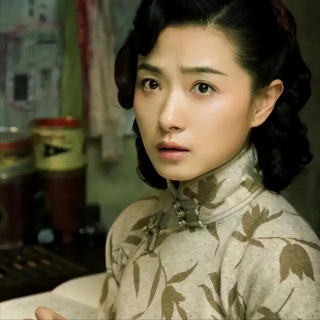 因长的太漂亮	，七次拒绝导演“要求”被封杀，43岁终凭实力拿影后