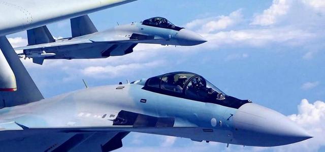 歼-10C 碾压苏-35！金头盔比武三连冠封神，灵活刺客专治重型机！