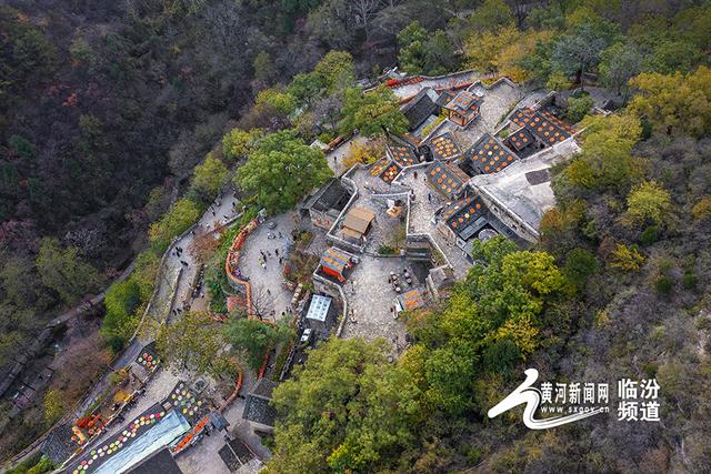 云丘山冬景醉游人