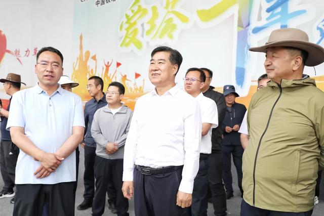 何谋保杨武检查指导第二十三届九色甘南香巴拉旅游艺术节准备工作