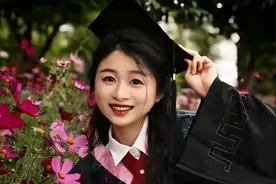 大象夜读｜00后女生否认月入千万，浙大学霸毕业当网红？图片