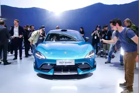 4.2万元“挖孔”前舱盖受质疑，小米SU7 Ultra陷退定风波，有锁单用户：若无法退定不打算提车图片