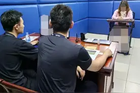 伸腿拦高铁女子后续：人在厦门抓获，已经拘留！网友指出四点问题图片