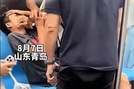 越闹越大！地铁大爷打人后续，原视频曝光：大爷身份猜测惹争议图片