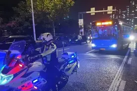 今晚张韶涵演唱会临时交通管制！公交接驳超方便！图片