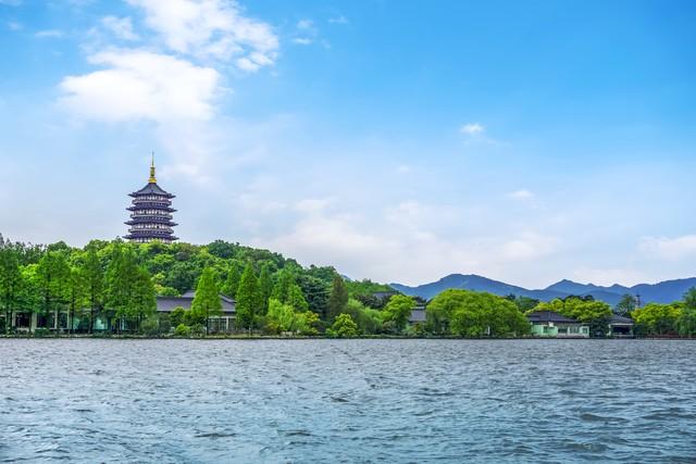 清明最适合去的20个地方大合集，从江南烟雨到塞外杏花，一次看够