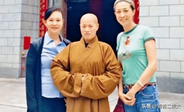 风流尼姑释智定：白天念经晚上夜店，东窗事发时，屋里还藏着假发