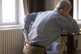 4个症状不断出现，十有八九是腰肌劳损，最好去检查一下图片