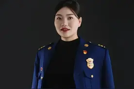 消防员救援中失去2手，面目全非，女友陪伴1年多，今传2喜图片
