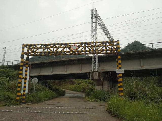 端阳喜伴小溪河，独有诗心迷远足——徒步小溪河散记（三）