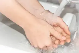 每天都用手水洗肛门，都有哪些好处？等等！清洗肛门有几个重点图片