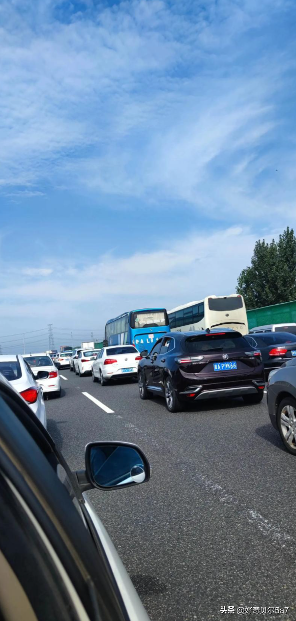 在粤西高速堵了6小时的车主亲述：知道会堵，但没想到这么夸张