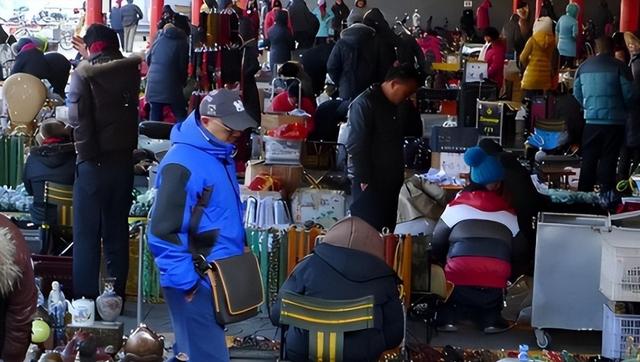 大量日本游客涌入北京，打着旅游幌子不去旅游不吃美食，为啥来？