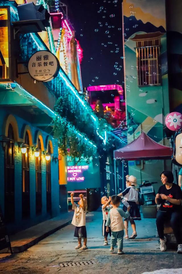 东莞有个宝藏地！下坝坊的24小时，从静谧古村到流光幻境