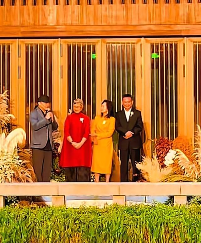 刘欢34岁女儿重庆大婚！刘欢伤心卢璐却很高兴 女婿长得一般但儒雅