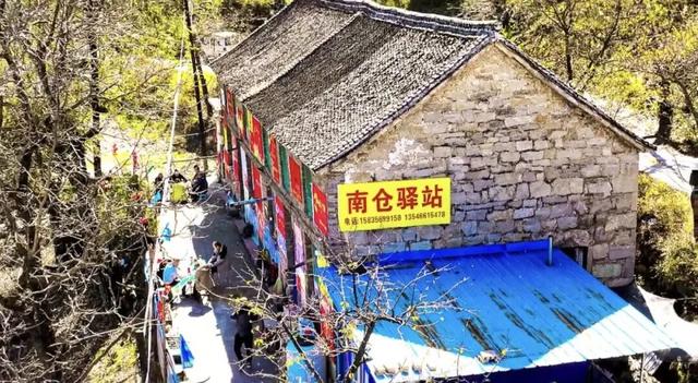 “龙哥”滑坠身亡，年仅58岁，知情人：坠落处有二三层楼高，头部遭到重创，救援难度太大
