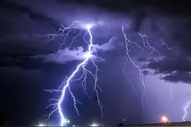 “雷暴哮喘”夜袭山城，超200人遭遇“呼吸危机”，挤爆医院急诊图片