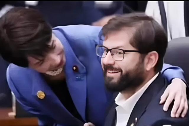 中方精准反制后，高市回应2句话，当着14国的面，傅聪发出通牒