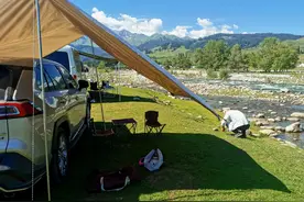 自驾新疆几次的老俩口诚心推荐，去新疆一定要去这几个地方露营。图片