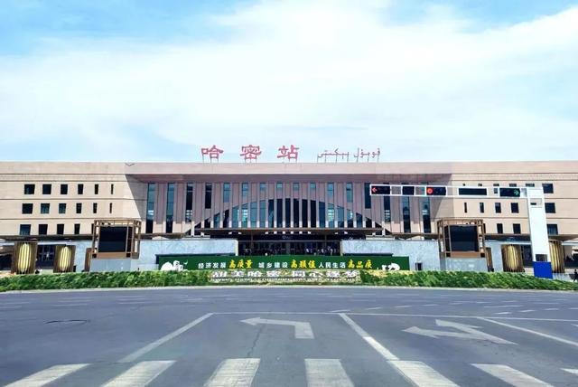 7个方向增开直达列车！网友：竟然能坐火车去看冰川了！
