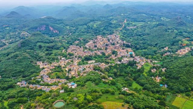 为何一到弥勒就快乐？答案揭晓…